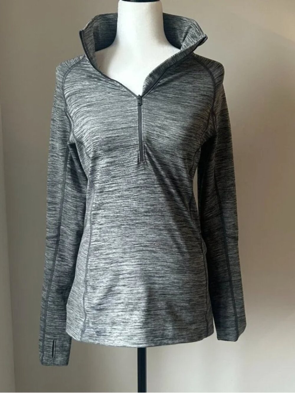 Under Armour 3/4 Zip Pullover – Size Medium